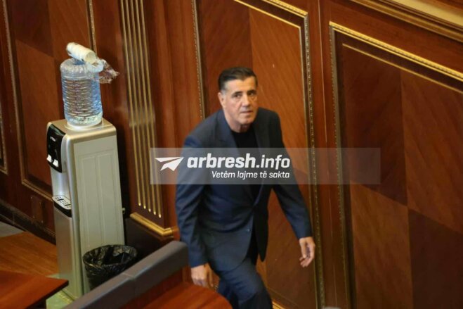 Koalicioni në Vushtrri: Haziri kritikon Tahirin për mospërfshirje