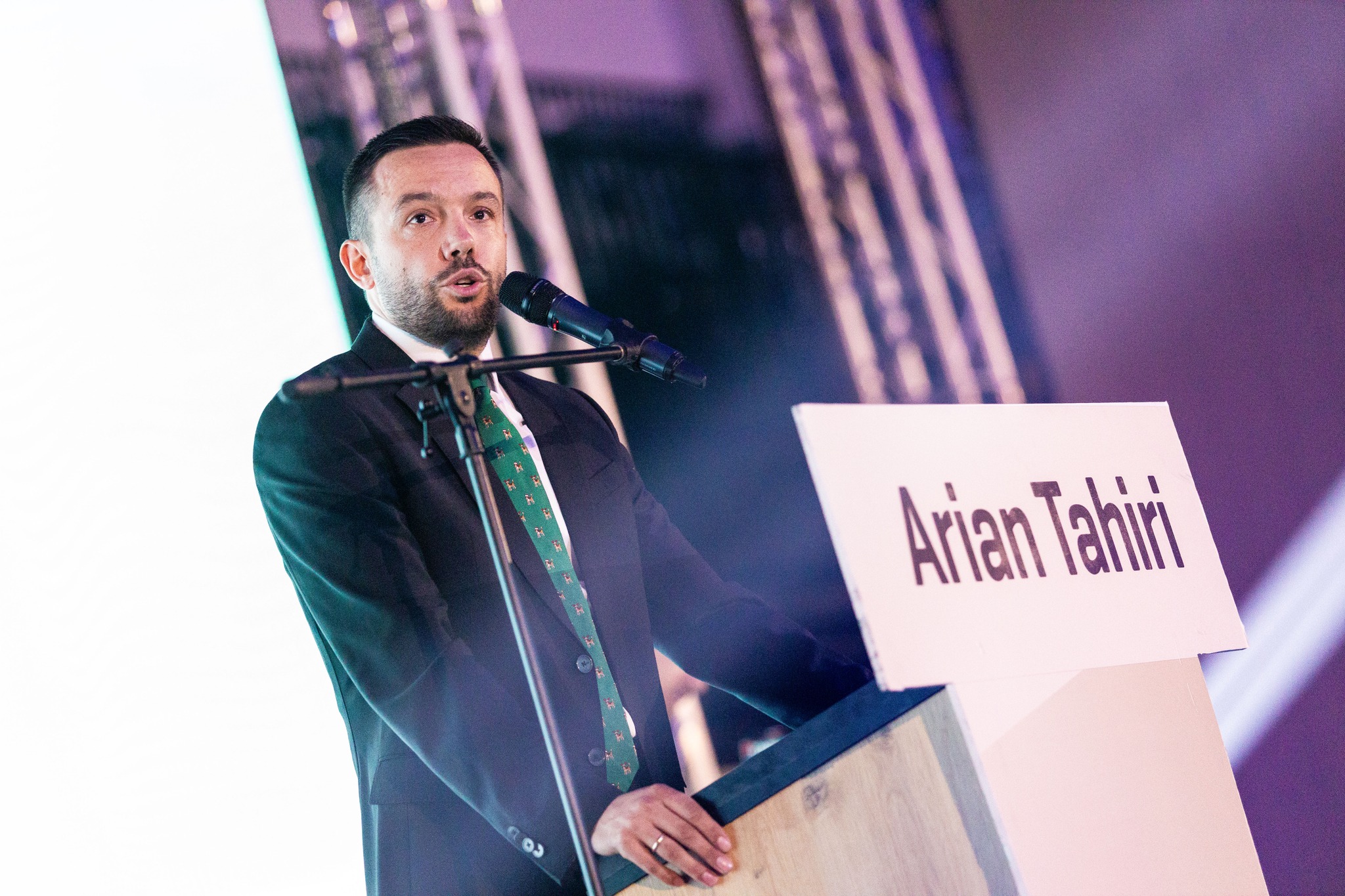 Tahiri shpreh shqetësim për sulme në rrjete sociale nga profile të rreme