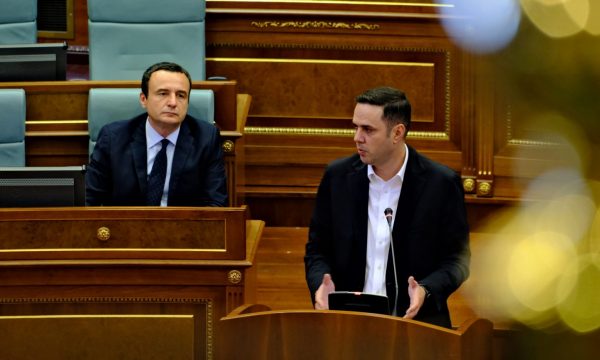 Abdixhiku kritikon Kurtin: Bllokuesit s’kanë vota për qeveri