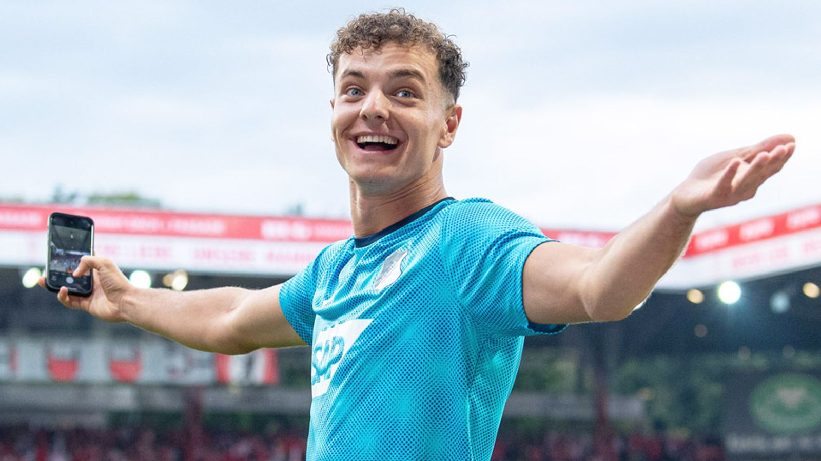 Asllani konsiderohet nga Bayern si zëvendësues i Kane