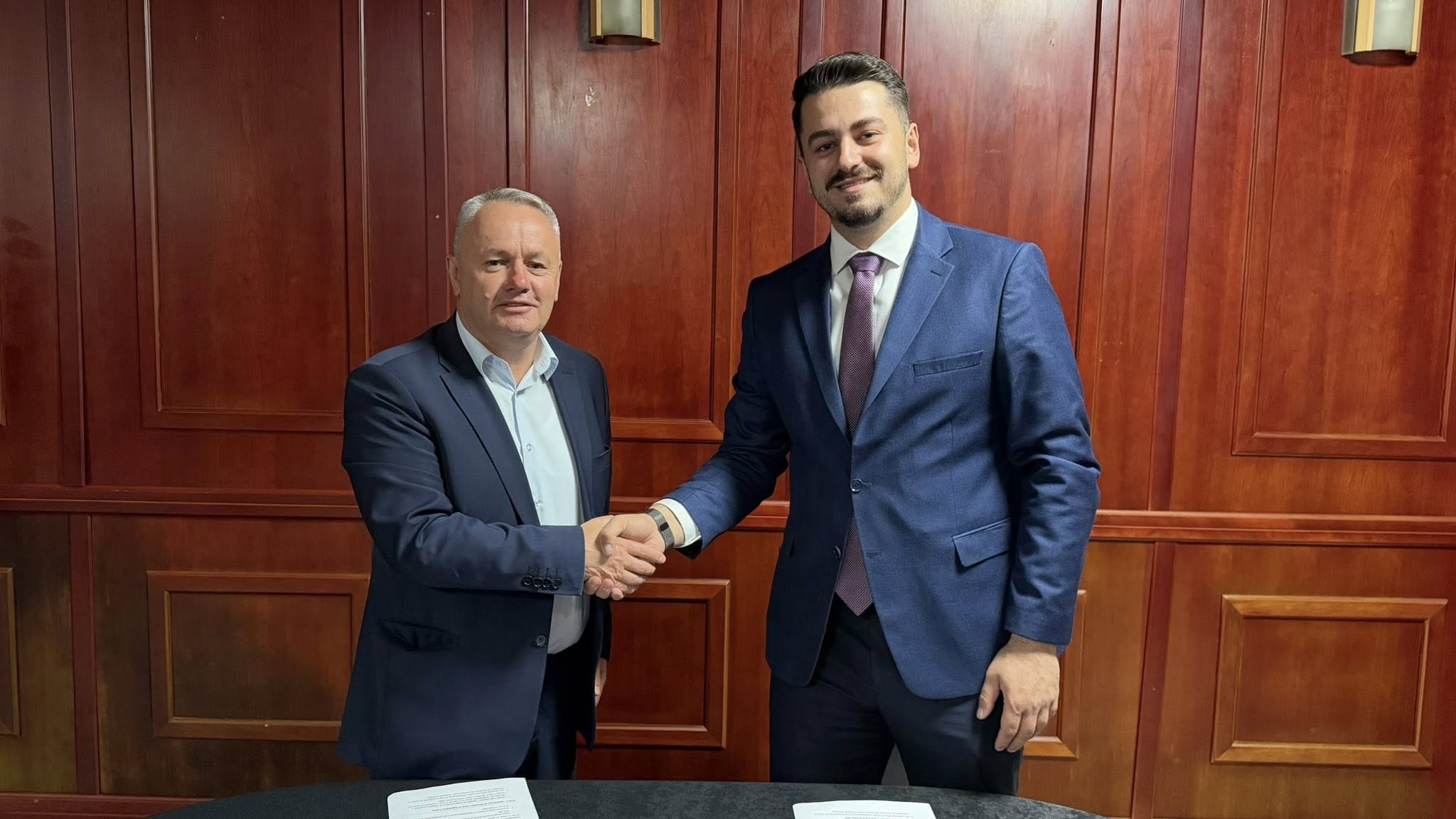 AAK dhe VV nënshkruajnë marrëveshje për Junikun