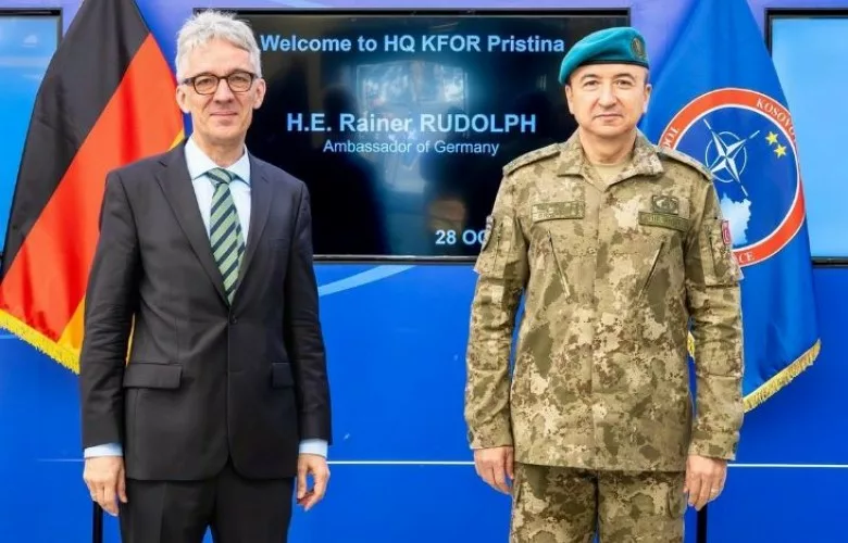 KFOR mbështet stabilitetin në Ballkan, thotë Ambasadori Rudolph