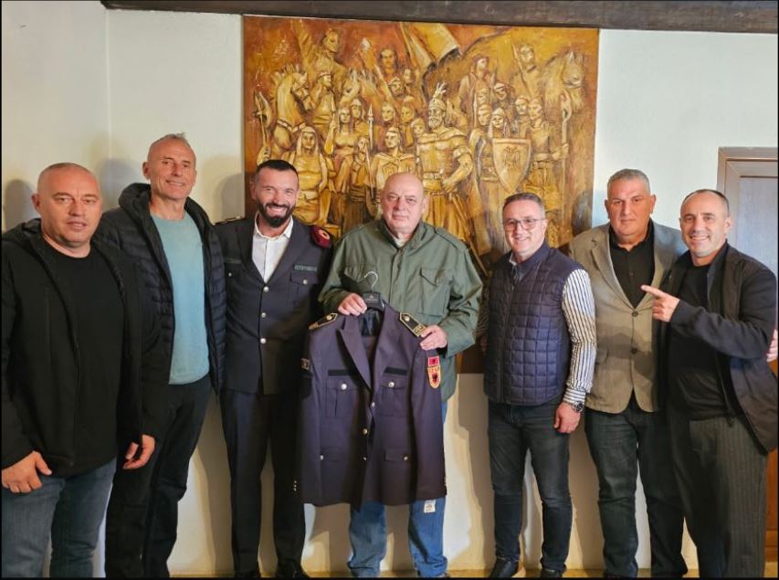 Agim Çeku feston 65-vjetorin, nderohet si veteran i UÇK-së