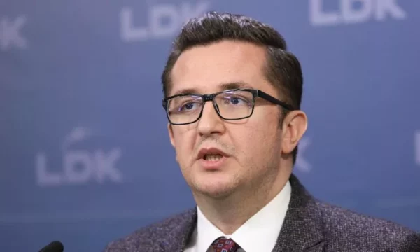 Mustafa: LVV të kalojë disa vite në opozitë për përmirësim