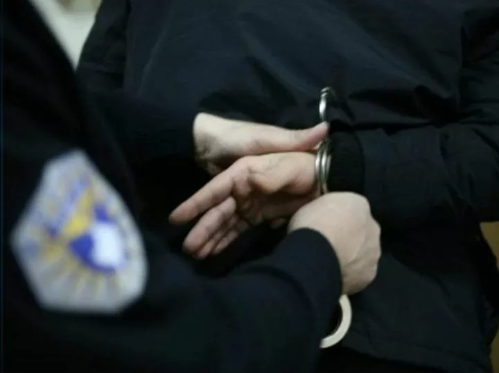 I mituri në Gjakovë arrestohet për dhunë psikike ndaj nënës