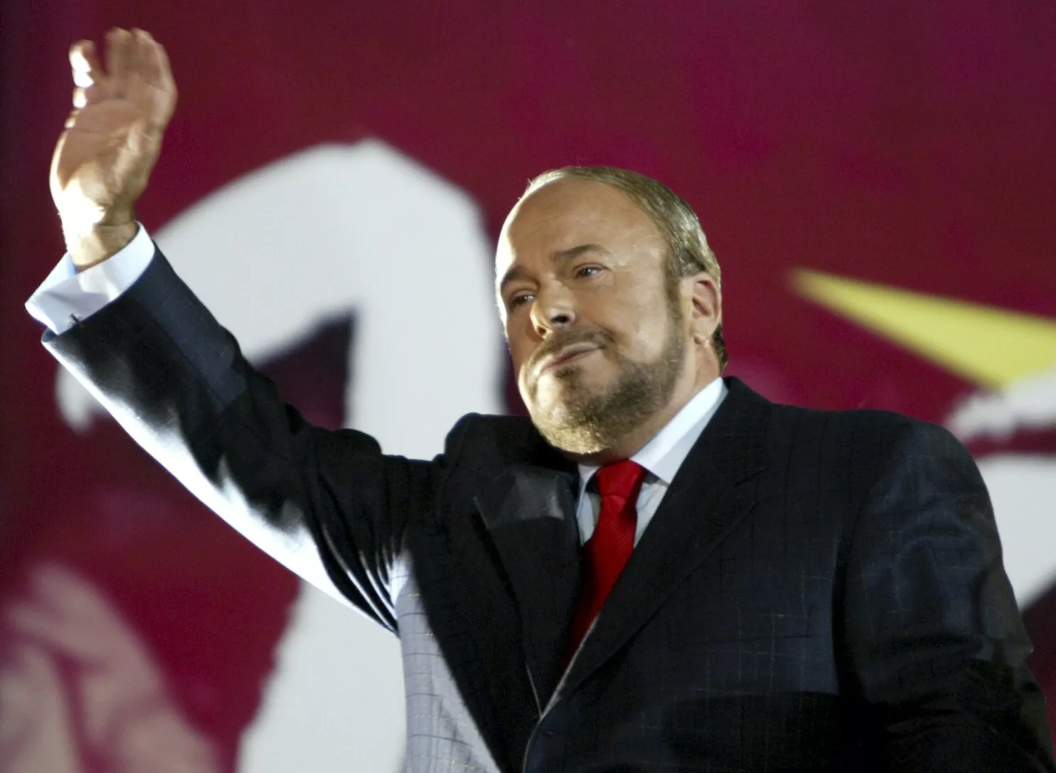 Ambasada në Prishtinë hap Librin e Ngushëllimeve për Nanon