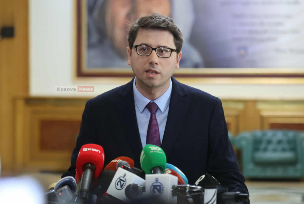 PDK dhe LDK akuzohen për vonesat e pagave në RTK