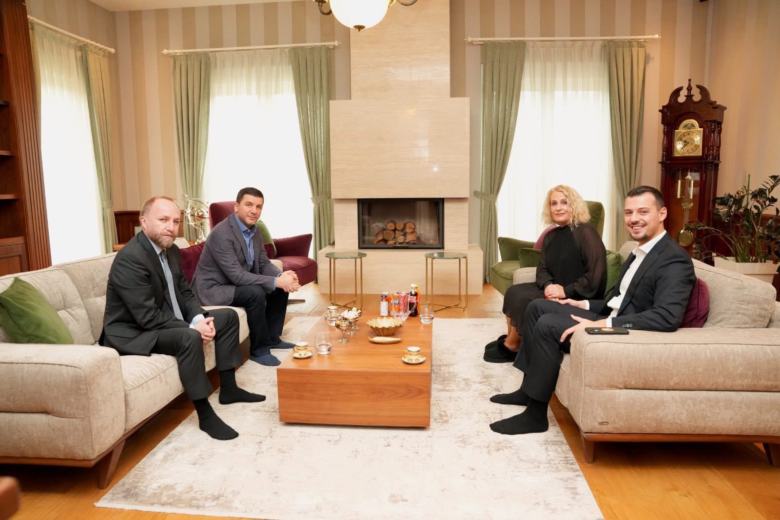 Kreu i PDK-së viziton familjet e ish-udhëheqësve të UÇK-së