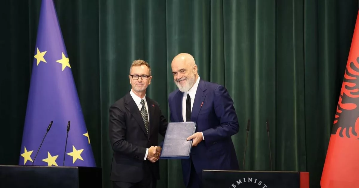 Ambasadori i BE i dorëzon qeverisë raportin vjetor të progresit