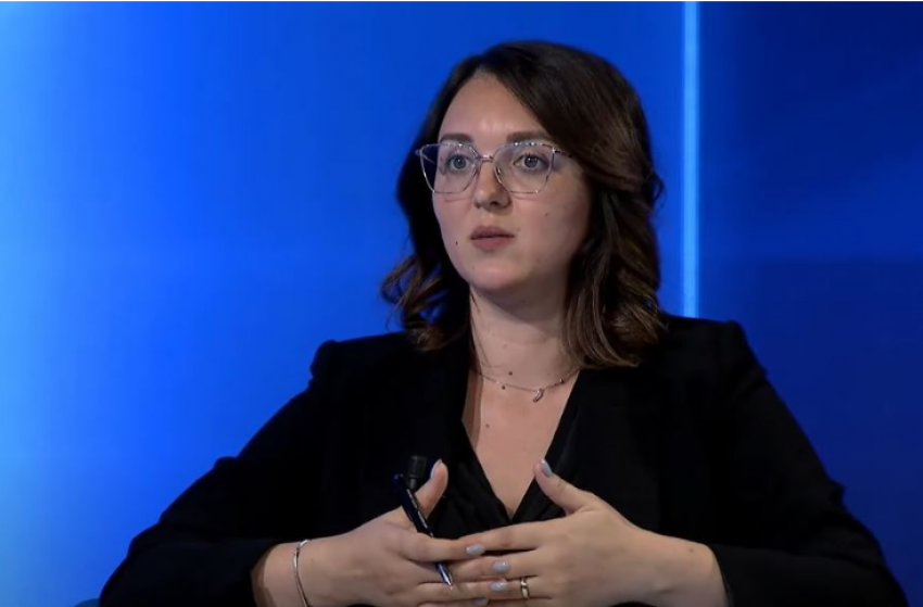 Deputetja e VV-së zbulon letrën e Kurtit për kryetaren e Speciales