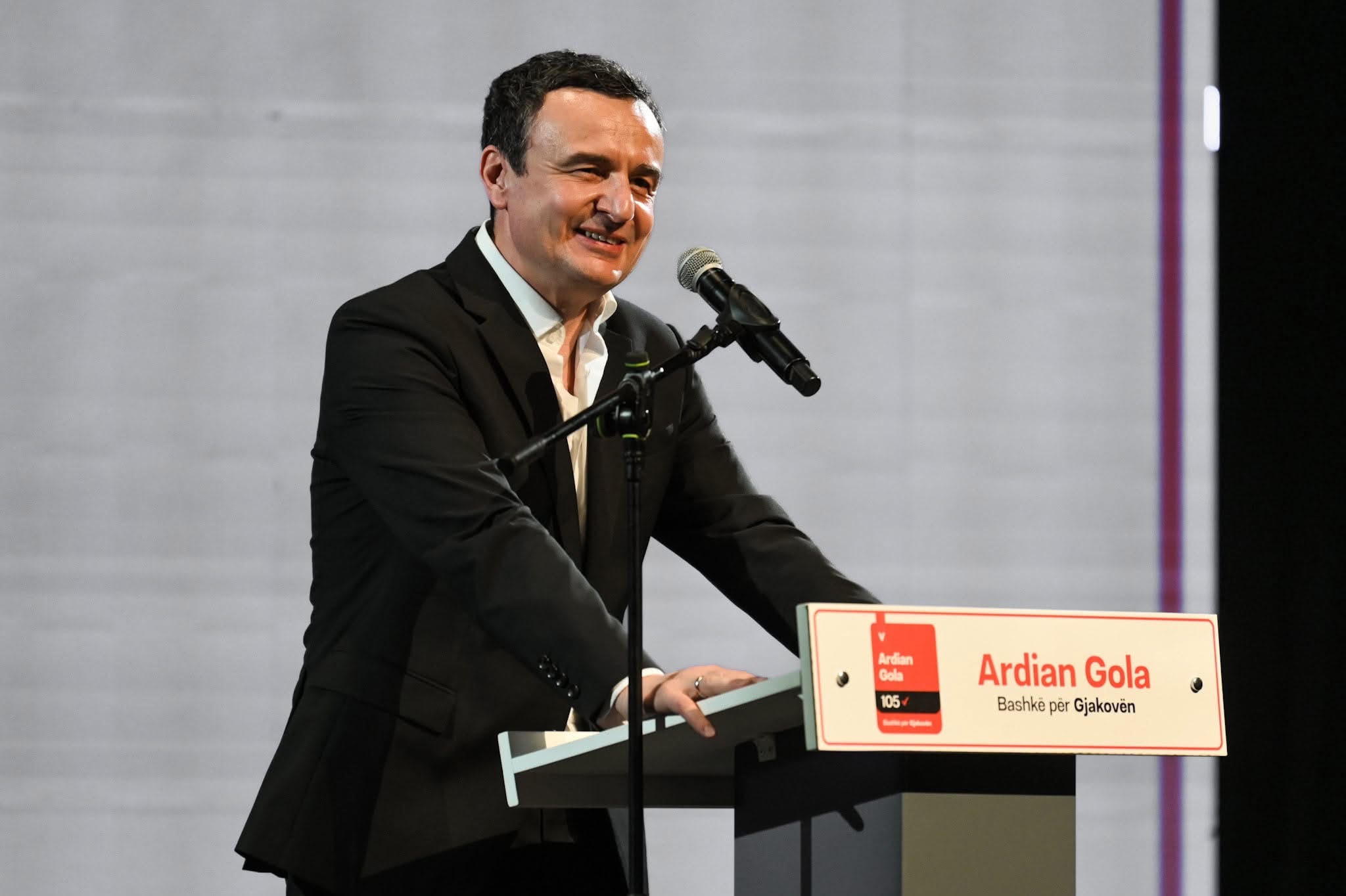 Kurti përkrah Ardian Golën me premtime për dronë ushtarakë