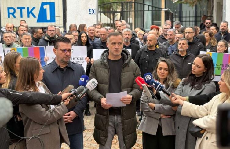 Punëtorët e RTK-së pa paga, kërkesë për ndërhyrje buxhetore