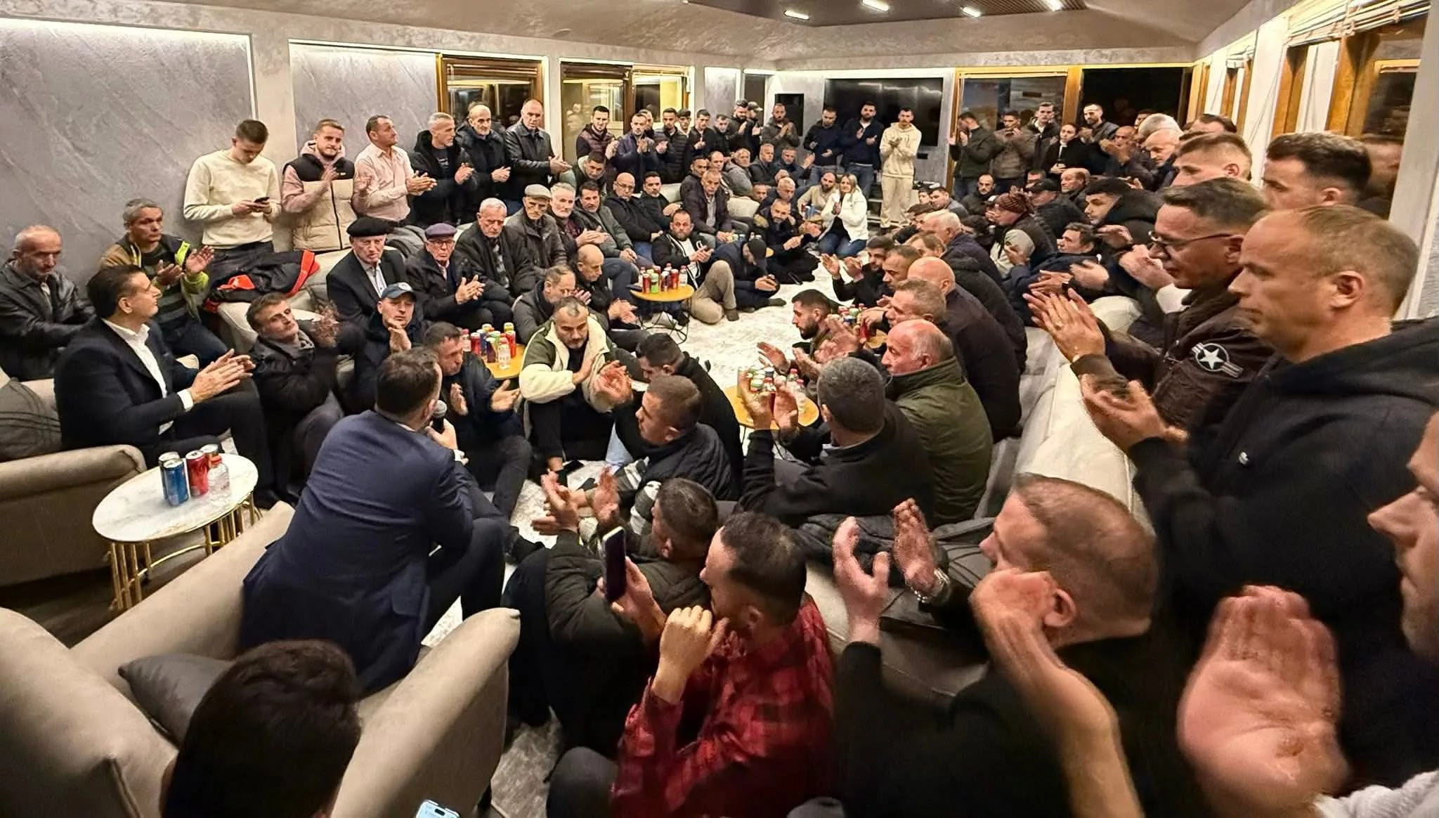 Ministri Peci në Mitrovicë: Bashkëpunim për zhvillim ekonomik