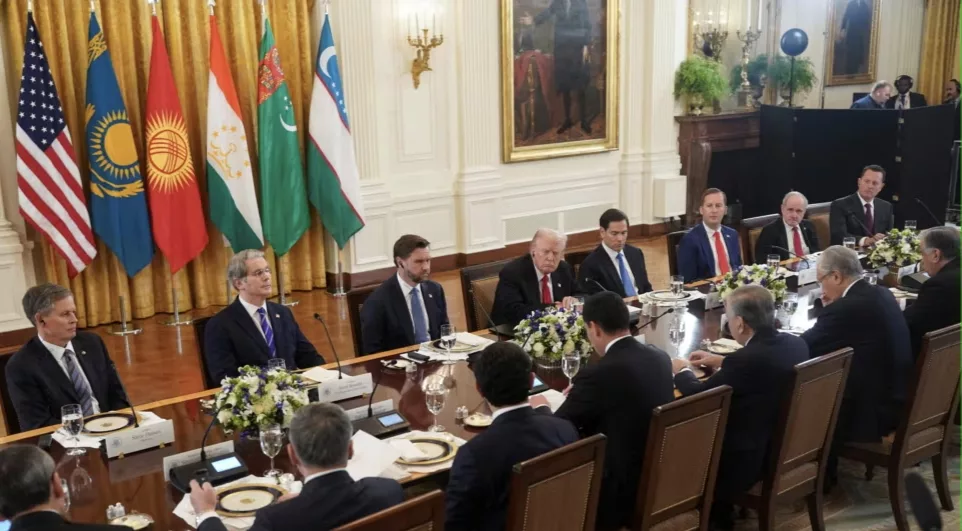 Trump dhe Azia Qendrore nënshkruajnë pakt për burimet minerale