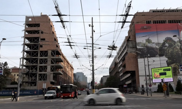 Kuvendi Serb miraton ndërtimin e hotelit në ish-godinën ushtarake