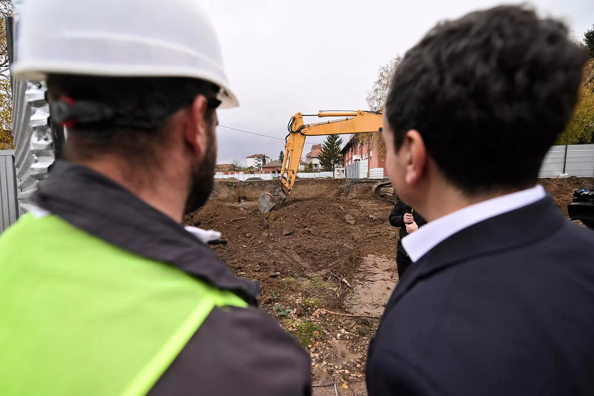 Kurti Viziton Mitrovicën: Hap Parkun dhe Inspekton Qendrën e Re