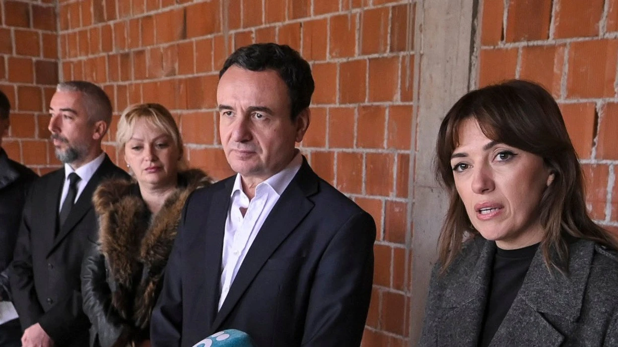 Kurti kërkon masa ndaj Vuçiq për presionin mbi serbët në Kosovë