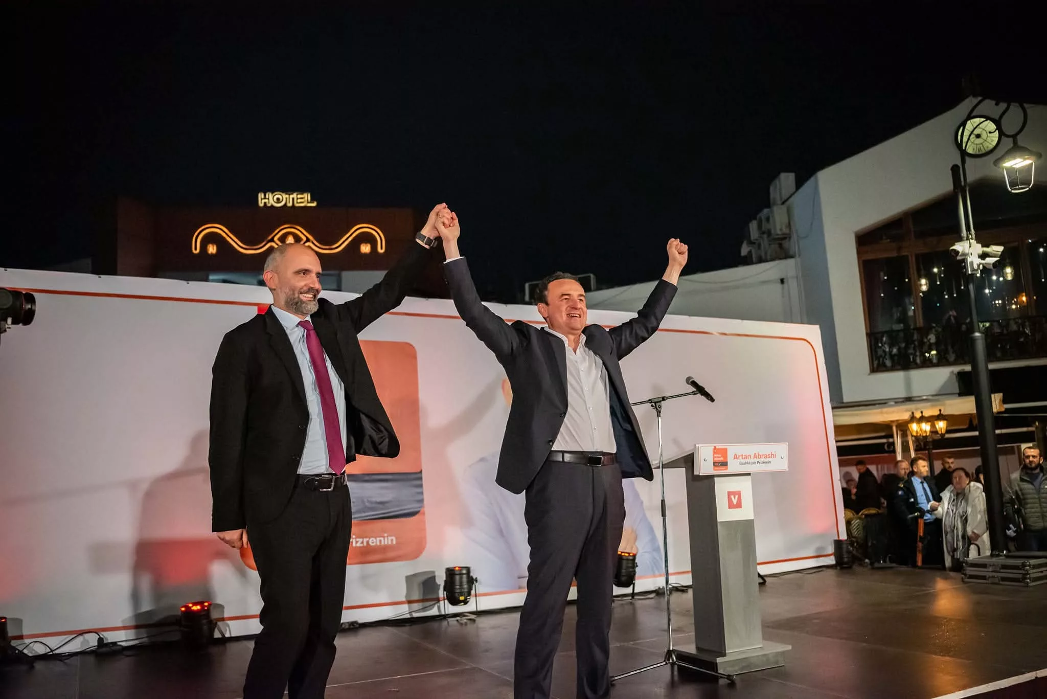 Artan Abrashi shpall festën e fitores në Shatërvan, Prizren