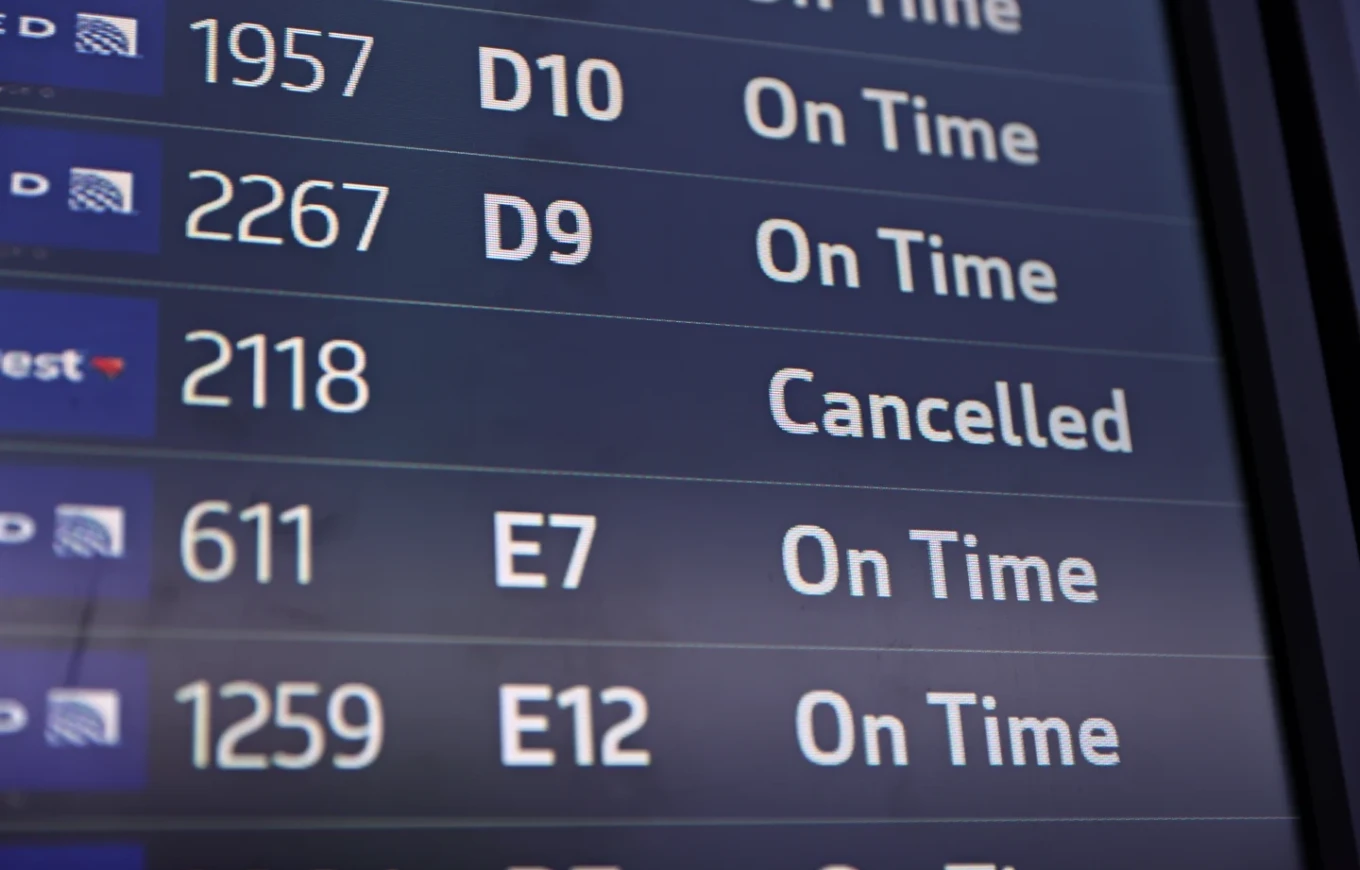 SHBA përballet me ditën e dytë të anulimeve të fluturimeve