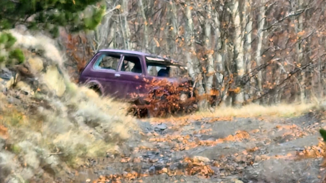 Pamjet e makinës së dëmtuar të qytetarit të rrëmbyer në Banjska