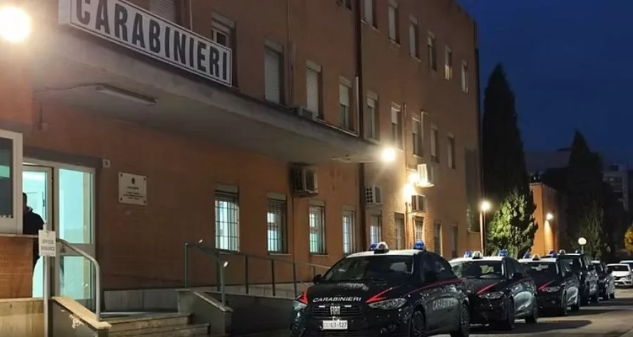 48-vjeçari vetëdorëzohet në polici, kërcënon me dhunë ndaj gruas