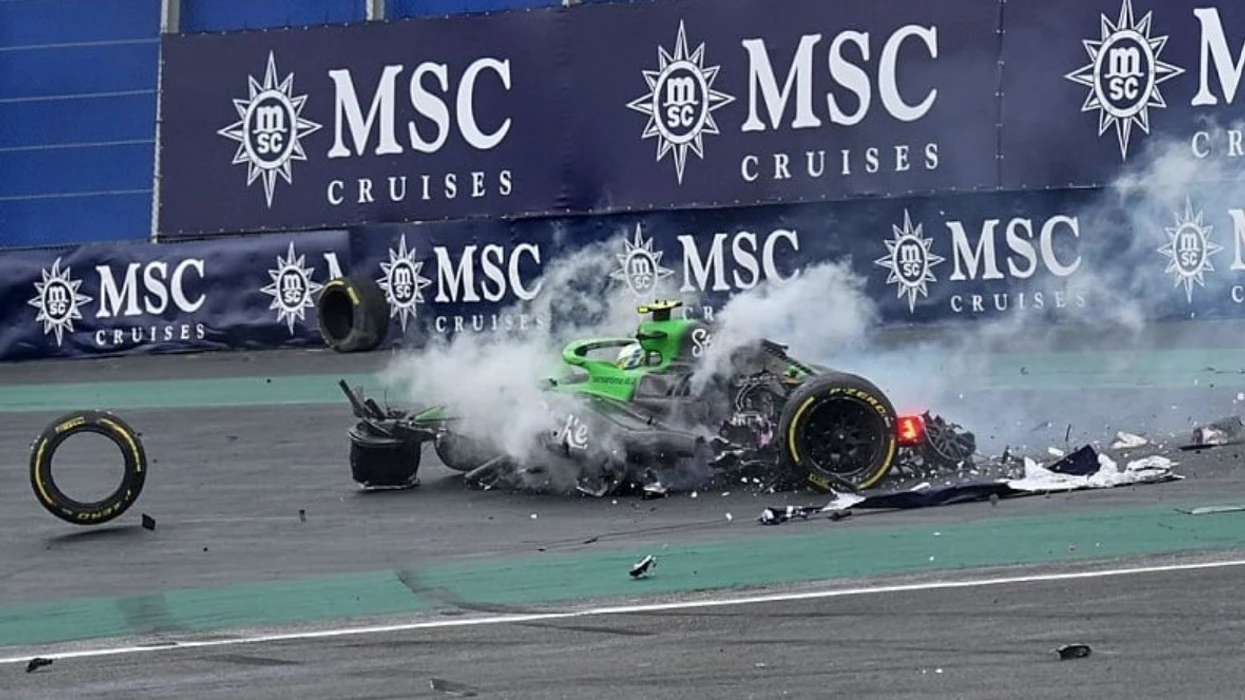 Aksident i rëndë në Formula 1; makina e pilotit brazilian shkatërrohet