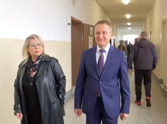 Ferit Idrizi Ushtron Të Drejtën e Votës në Vushtrri