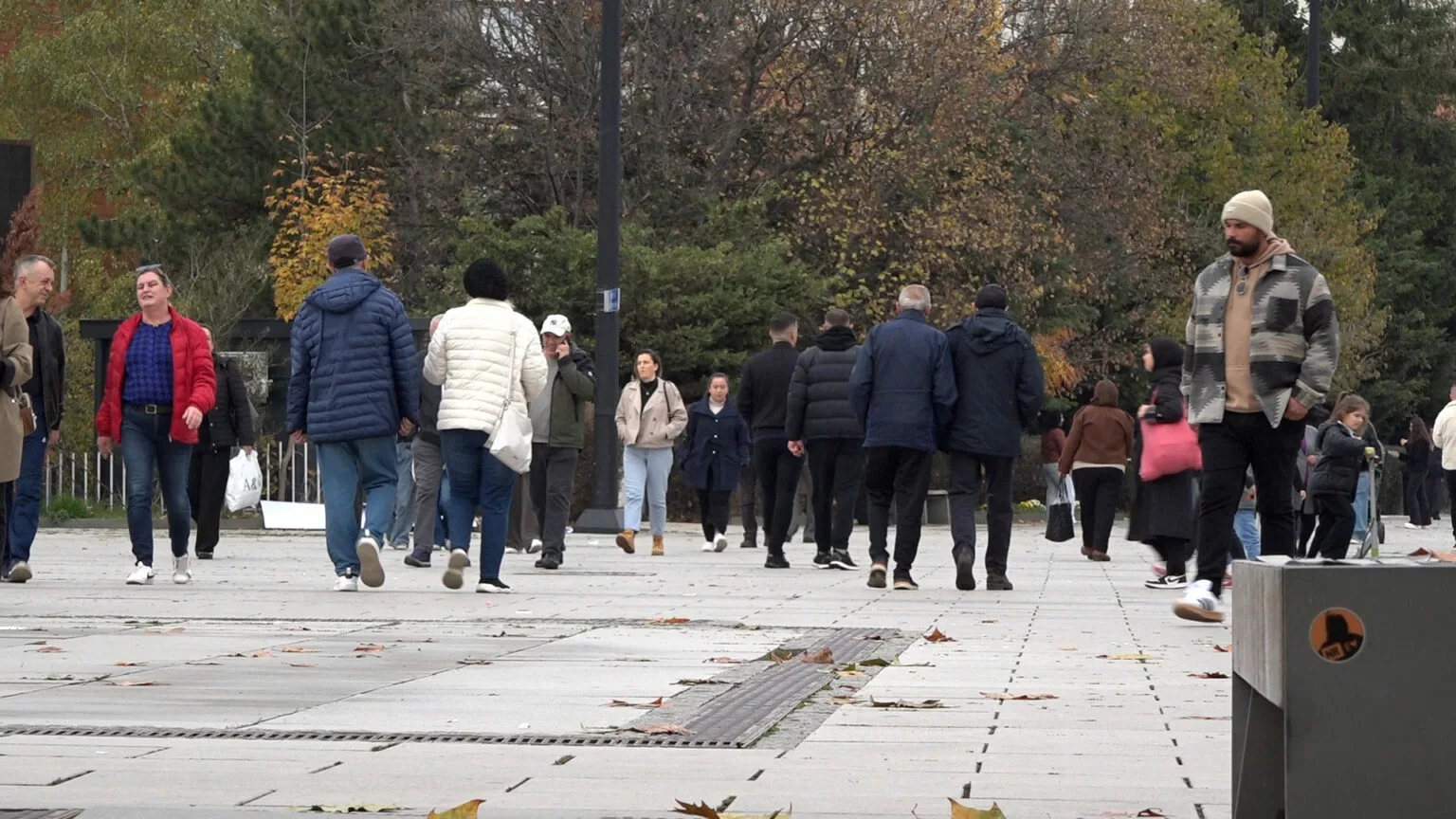 Qytetarët e Tiranës votojnë masivisht te shkolla “Faik Konica”