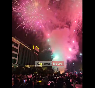 Fitore në Mitrovicë, Peci pritet me përqafime entuziaste