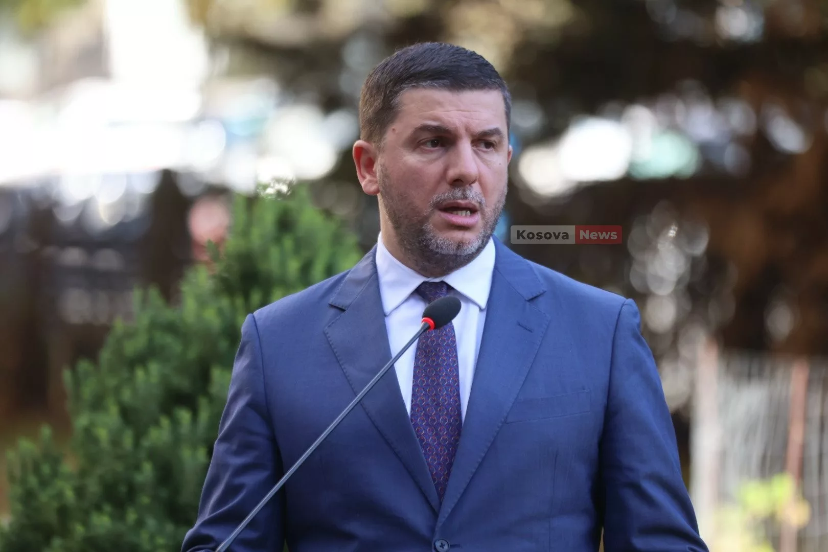 Memli Krasniqi: PDK mbetet e para, Arian Tahiri u përball me sfida