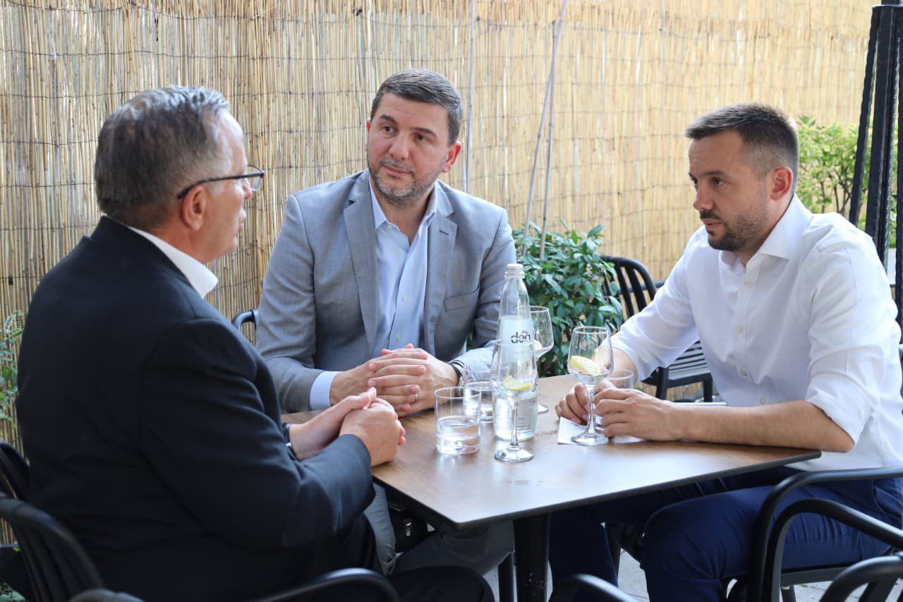 Memli Krasniqi: PDK mbetet e para, Tahiri sfidohet nga shteti