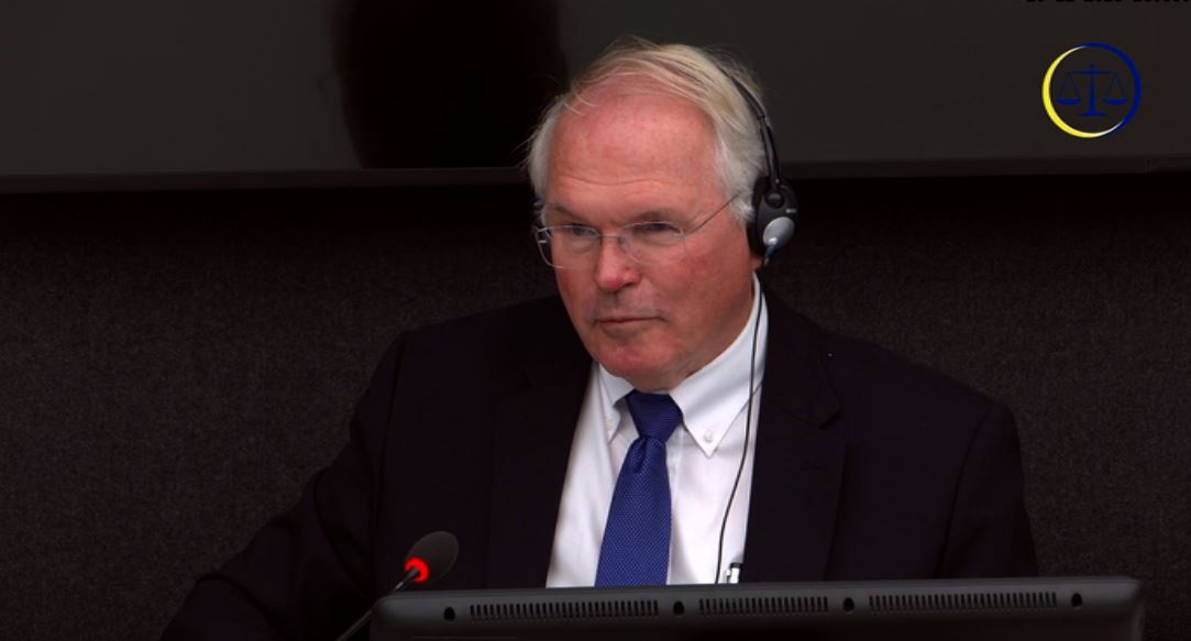 Ambasadori Hill: Thaçi s’kishte kontroll mbi UÇK-në në Hagë