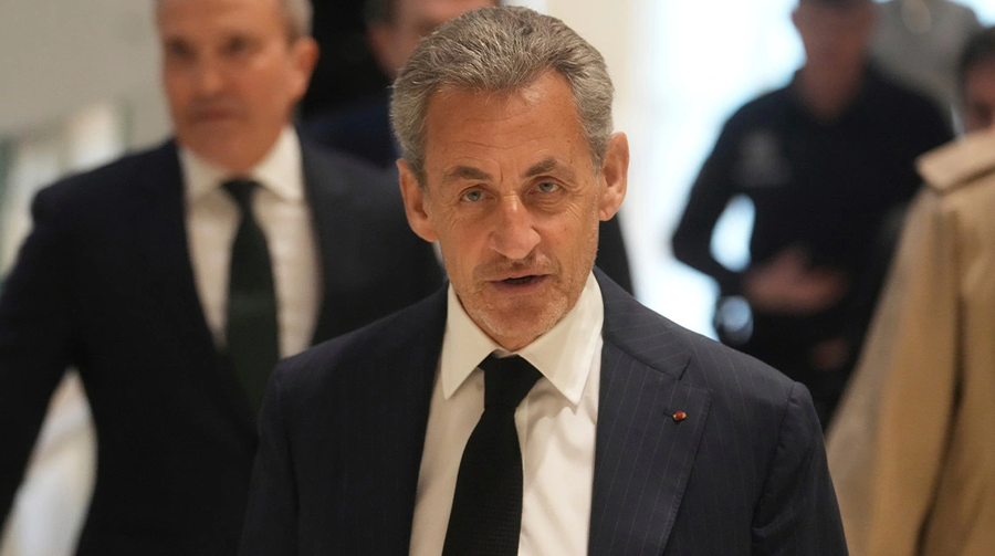 Sarkozy, ish-presidenti francez, lirohet pas 20 ditësh burgimi
