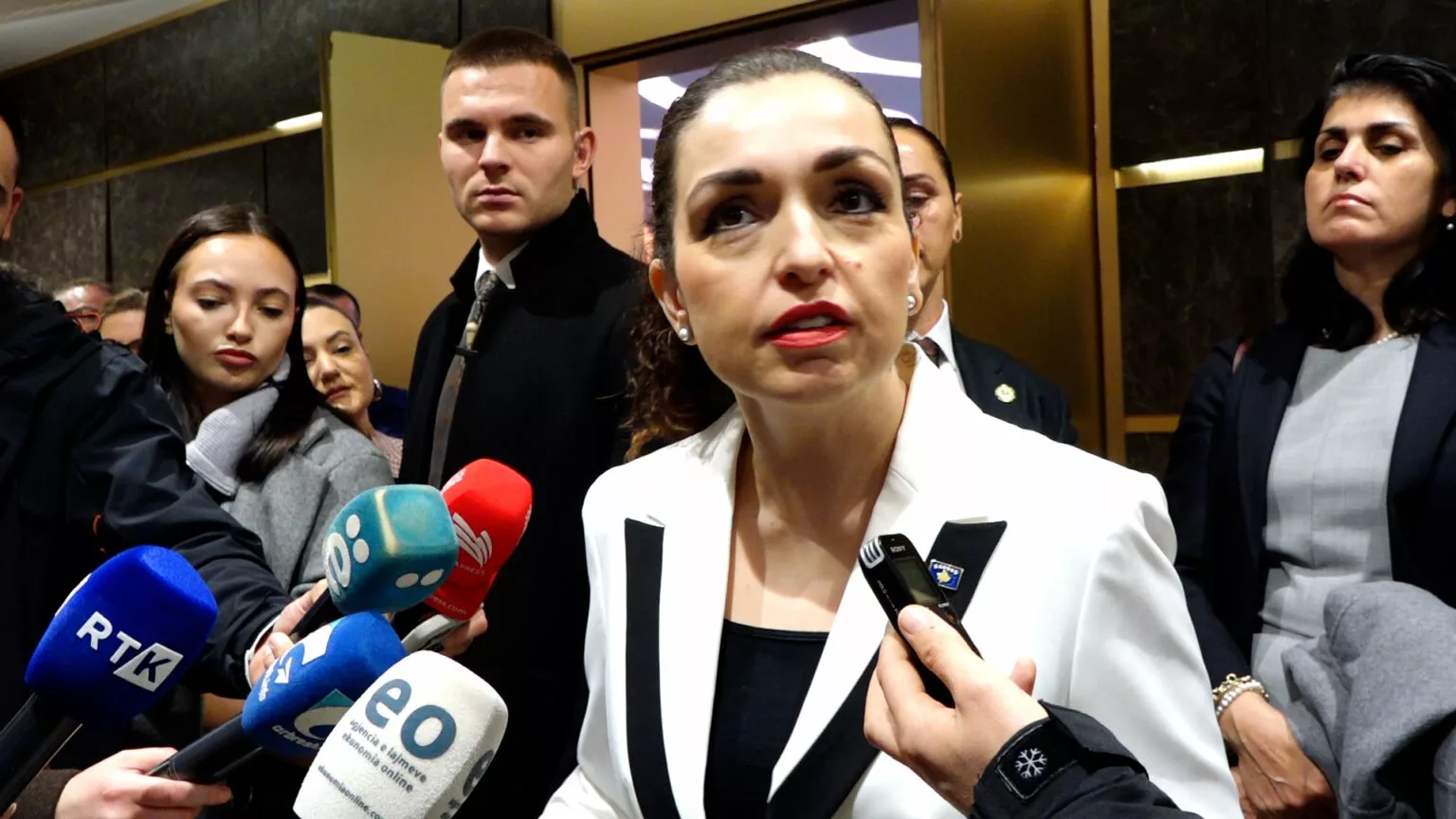 Osmani Diskuton Mandatarin e Kryeministrit dhe Çështjen e RTK-së