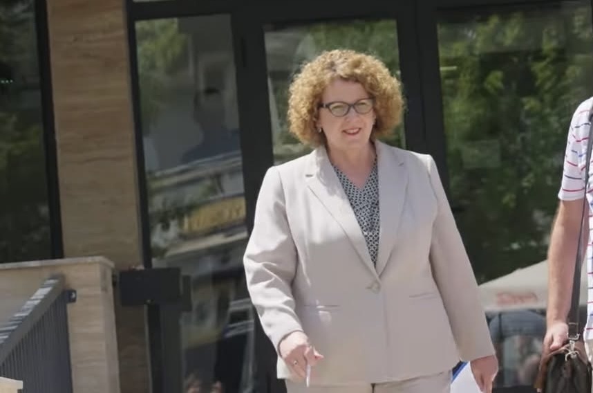 Zyrtari tregon në aktakuzë ofendimet nga Rozeta Hajdari