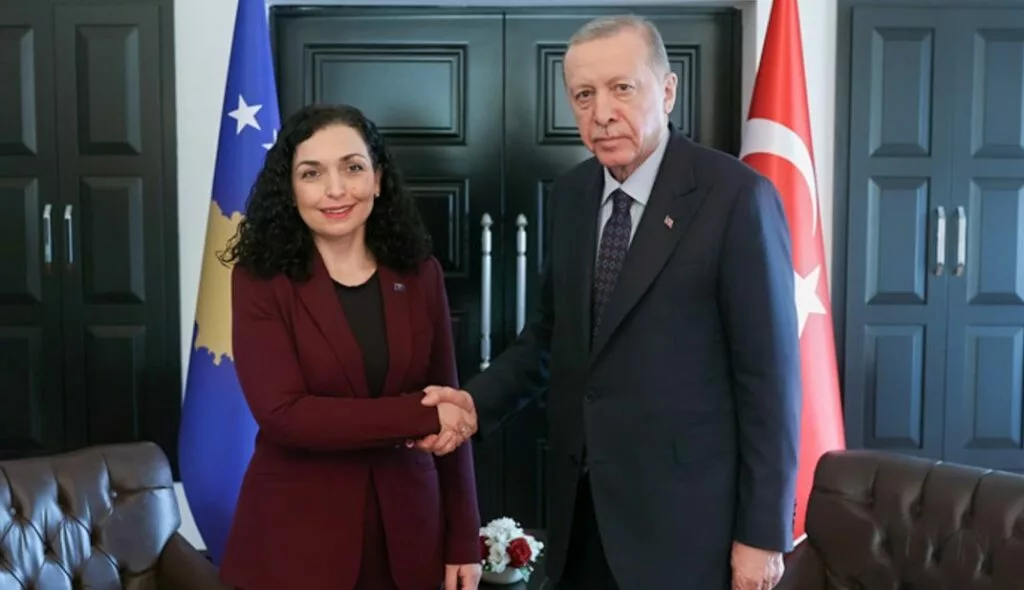 Presidentja Osmani shpreh ngushëllime Erdoganit për incidentin ajror