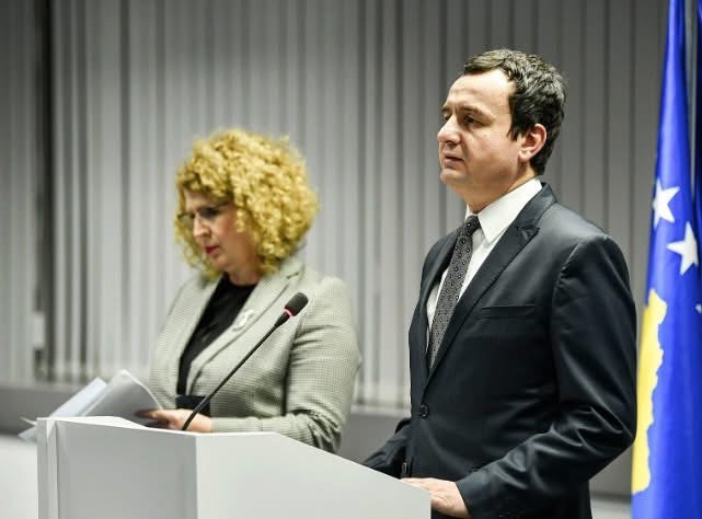 Ministrja Hajdari akuzohet; opozita përfshin dhe Kurtin