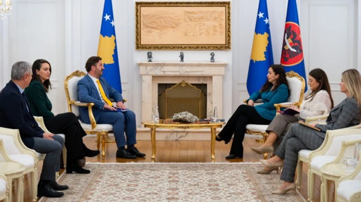 Osmani zhvillon takim me drejtuesit e IKKL-së për historinë