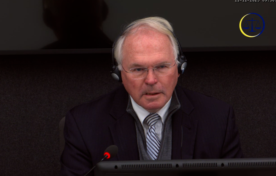 Christopher Hill mbyll dëshminë e tij në Gjykatën e Hagës