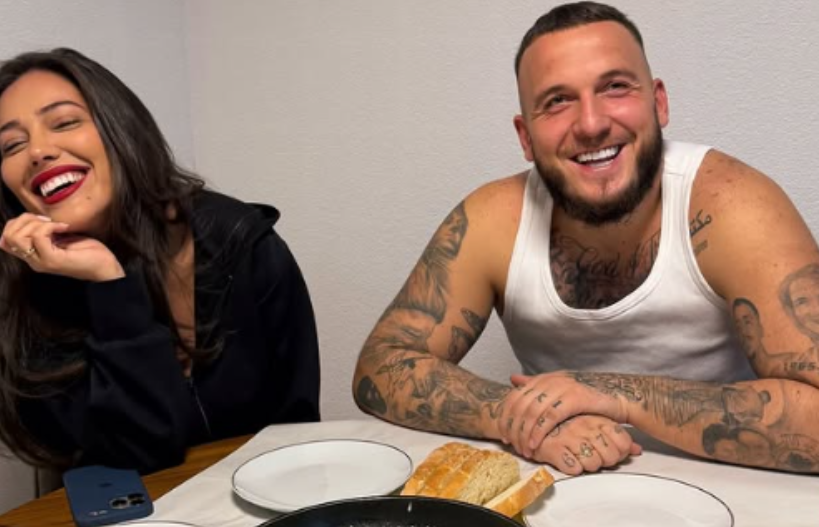 Mozzik i gëzuar shijon sofrën tradicionale shqiptare