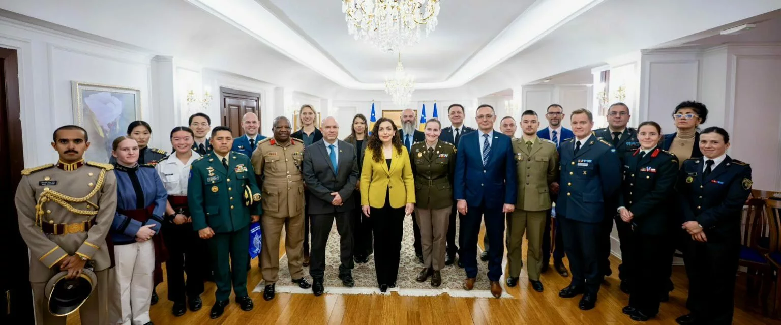 Presidentja Osmani mirëpret gjeneralë nga 16 vende në ISOMA