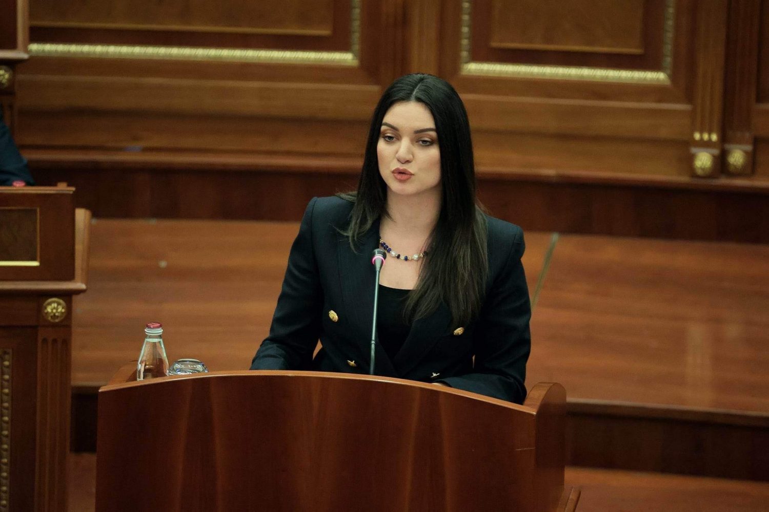 A ka mbështetje të mjaftueshme VV-ja për Qeverinë Konjufca?