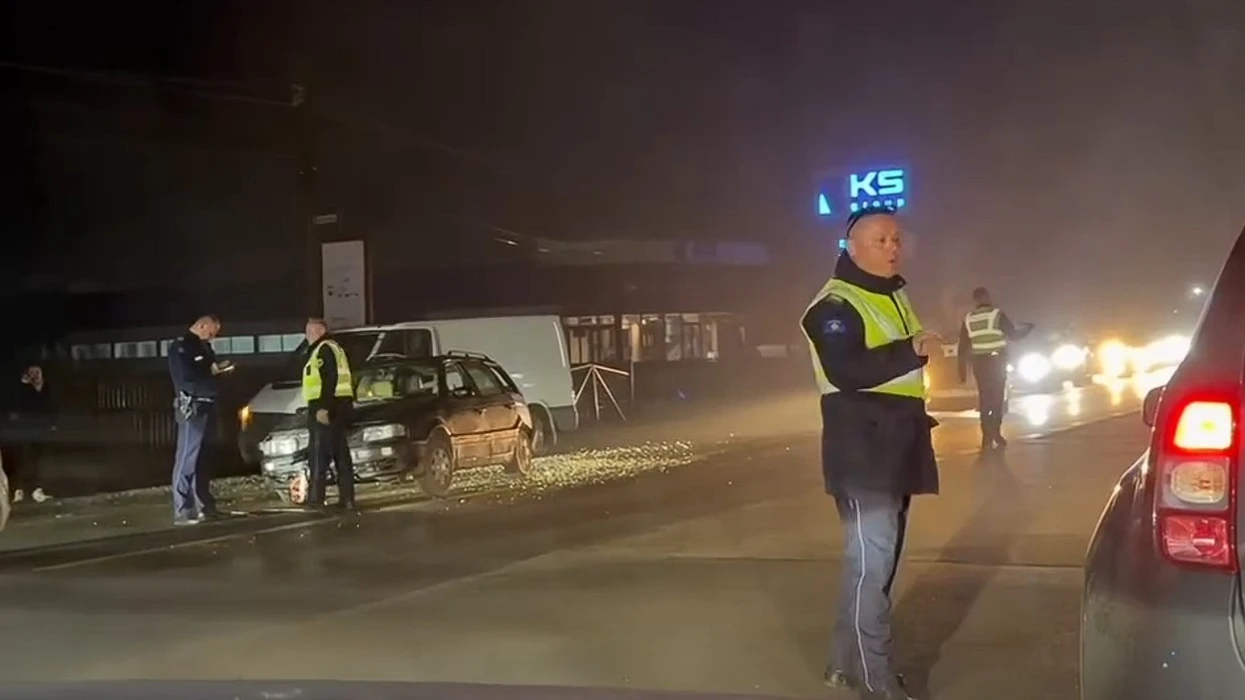 Shtatë të lënduar në aksident në rrugën Prishtinë-Pejë