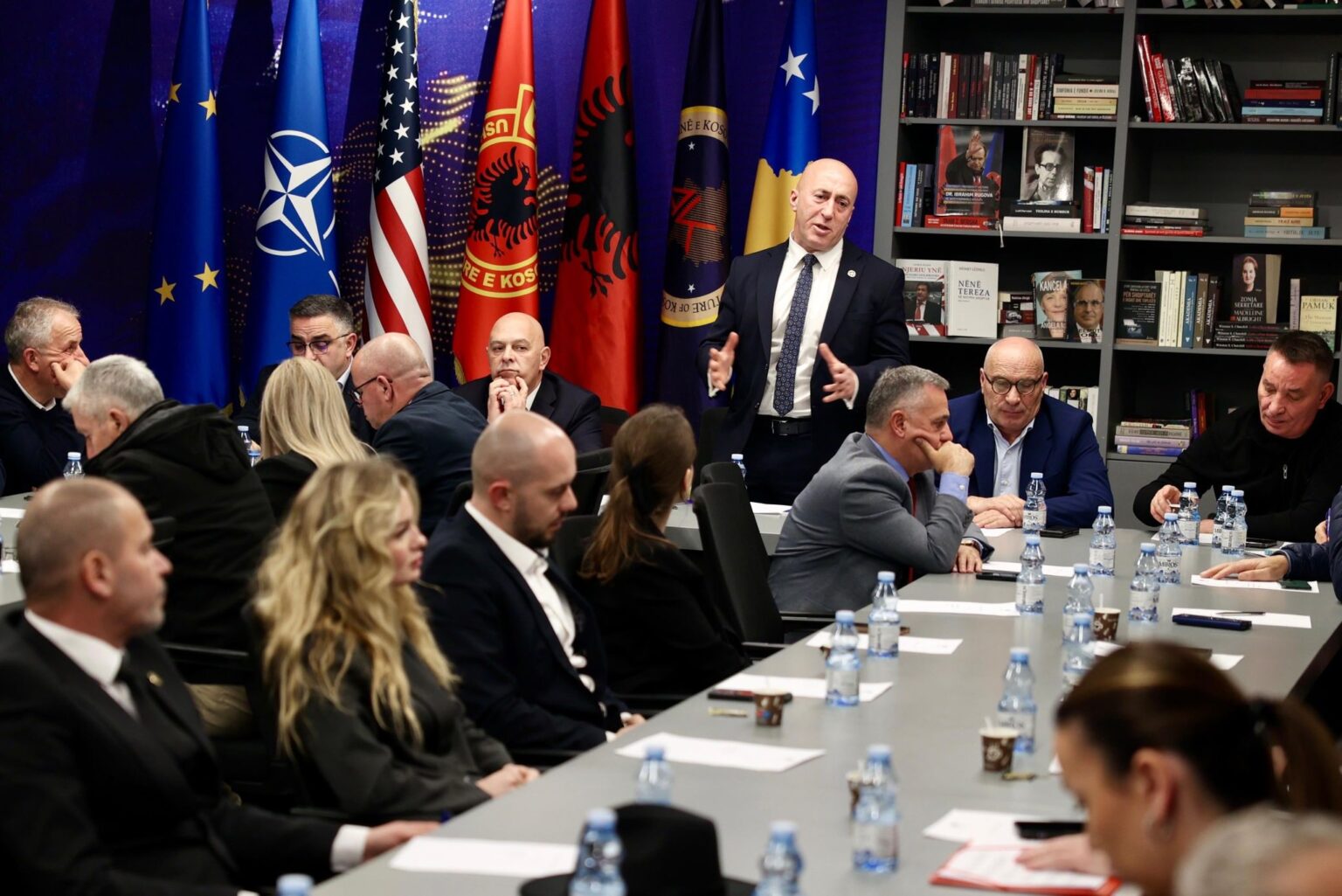 AAK: Nuk bashkohemi me VV, asnjë votë për Konjufcën