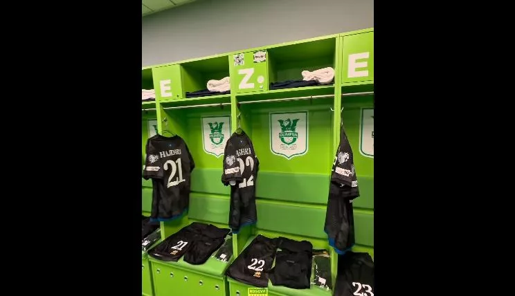 Kosova përballë Sllovenisë me uniforma të zeza në fushë