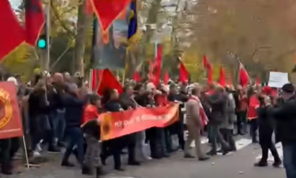 Protestë në Strasburg, thirrje në mbështetje të UÇK-së