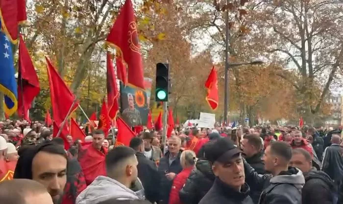 Protestë e mbështetësve të UÇK-së në Strasburg dokumentohet