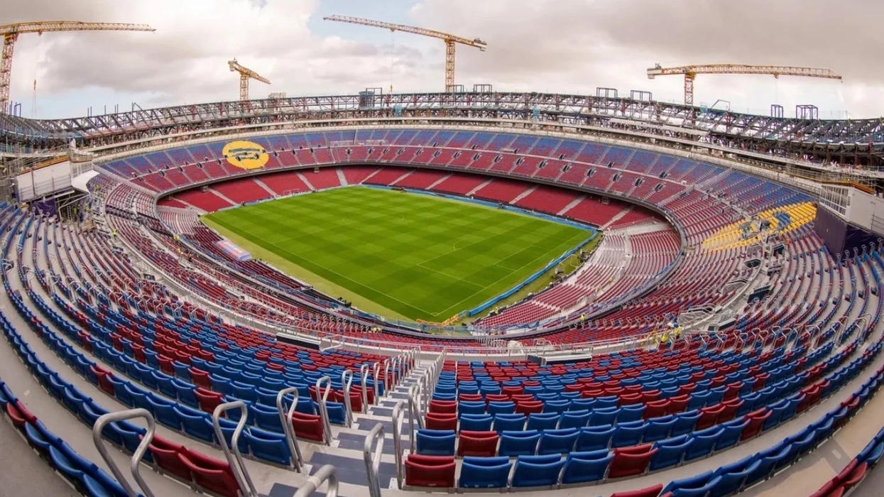Barcelona njofton rikthimin në stadiumin legjendar Camp Nou