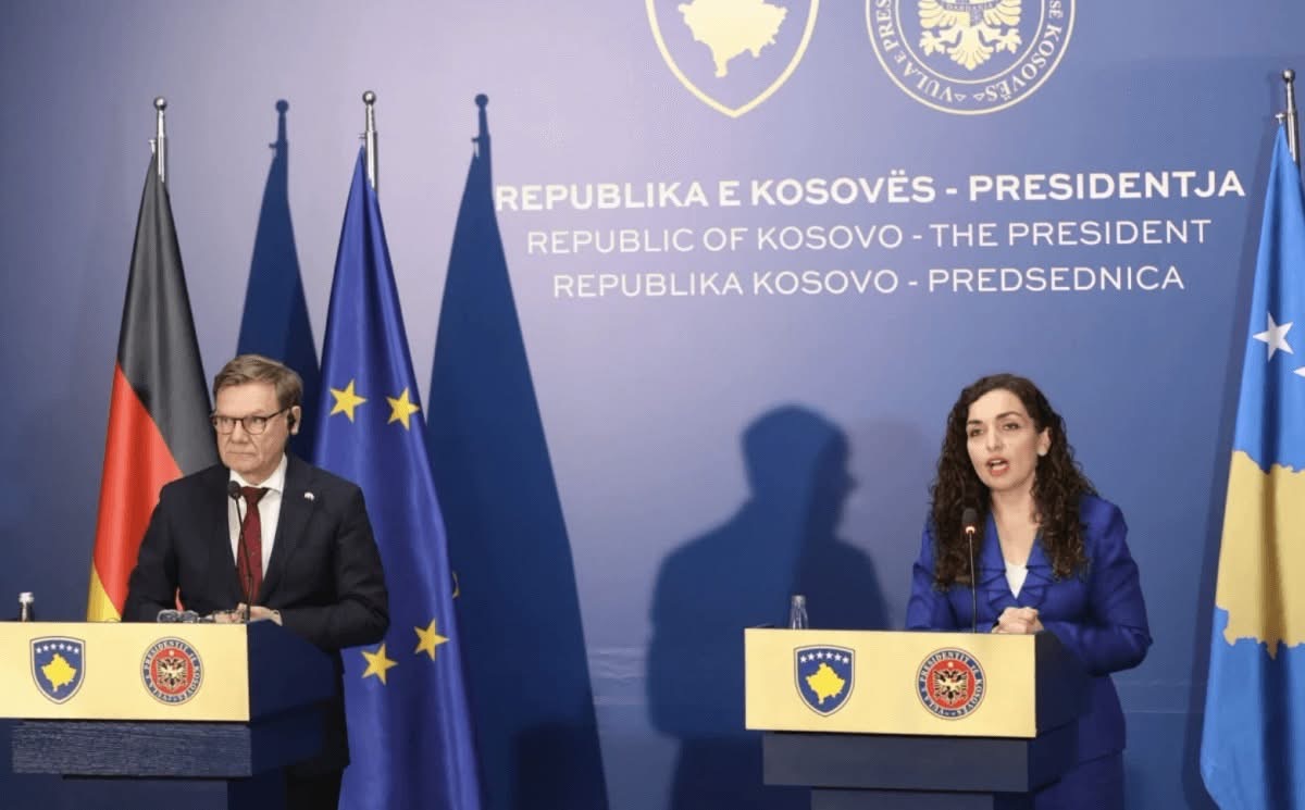Ministri gjerman bën thirrje për dialog mes Kosovës dhe Serbisë