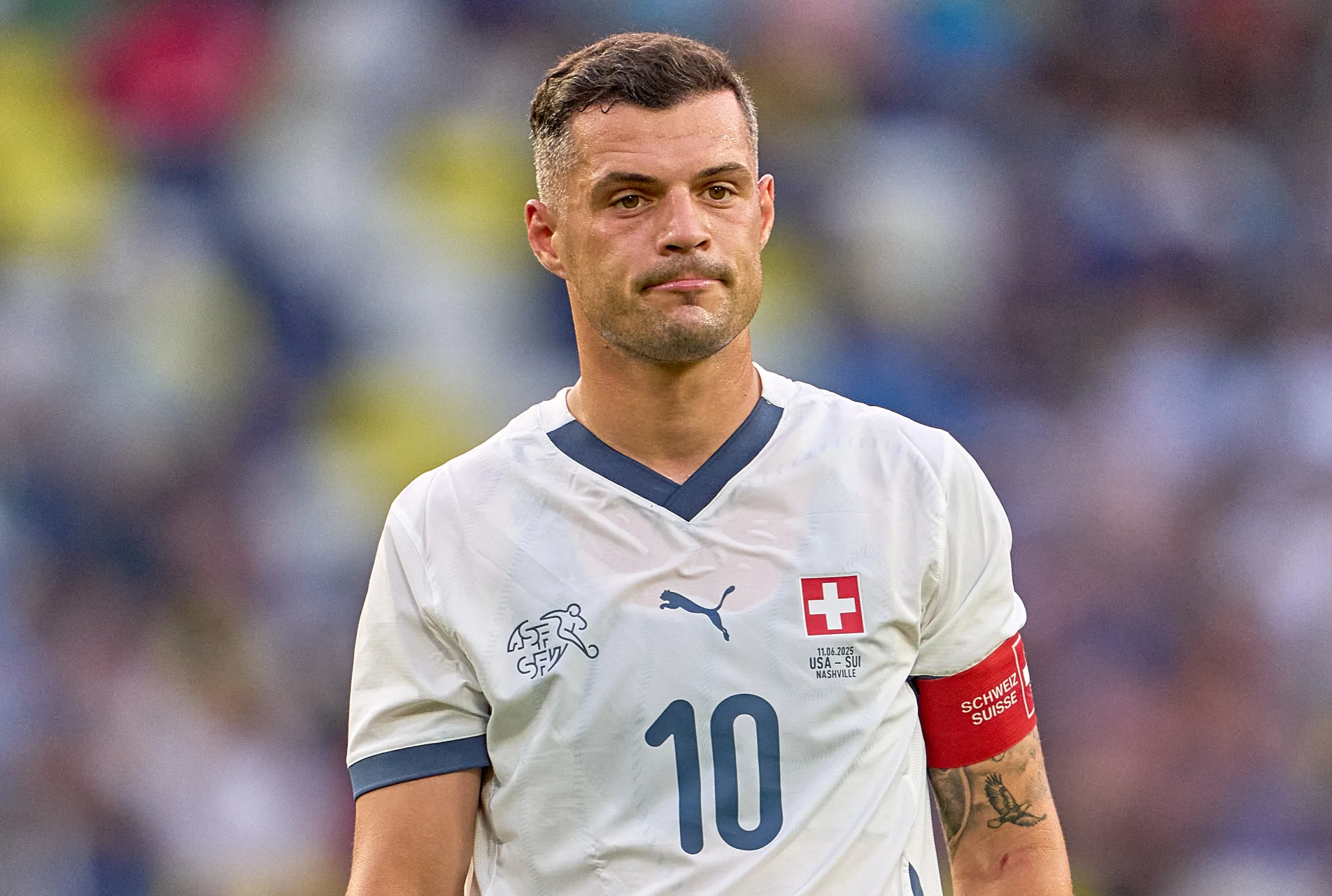 Granit Xhaka përballet me fishkëllima në Prishtinë